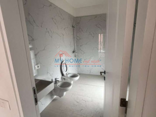 Zyre me qera tek Bulevardi i Ri