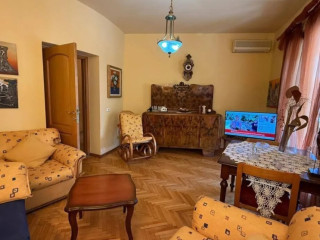 JEPET ME QIRA : Apartament 2+1/ zona : Stadiumi Dinamo