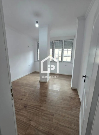 rruga-bogdaneve-shitet-apartament-21-big-3