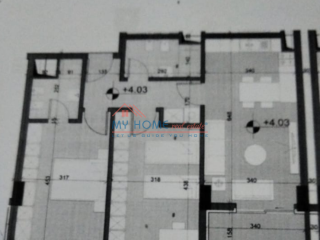 Zyre me qera tek Univers City Tirane