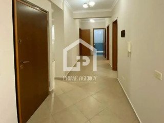 Jepet me qera ambjent biznesi / Rruga Kavajës/ pranë KISHES ORTODOKSE