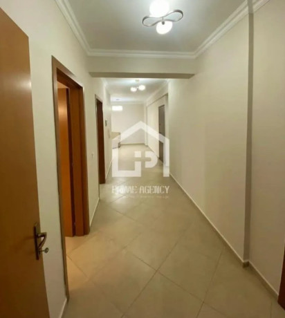 jepet-me-qera-ambjent-biznesi-rruga-kavajes-prane-kishes-ortodokse-big-2