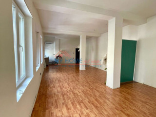 Zyre me Qira ne Bllok Tirane