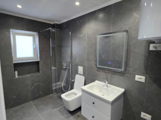 Shtepi per shitje, Pallat Egzistues 1+1 Ali Demi / Tregu Elektrik