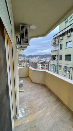 zyre-me-qera-tek-ish-ekspozita-tirane-big-2