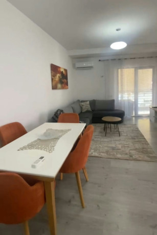 pazari-i-ri-jepet-me-qera-21-big-0