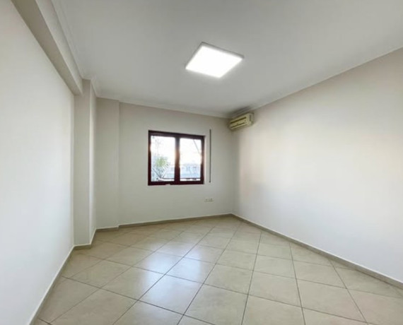 jepet-me-qira-ambjent-zyrash-ne-rrugen-e-kavajes-big-1