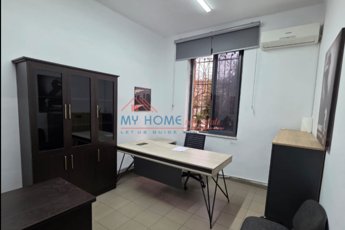 zyre-me-qera-tek-bulevardi-bajram-curri-tirane-big-0