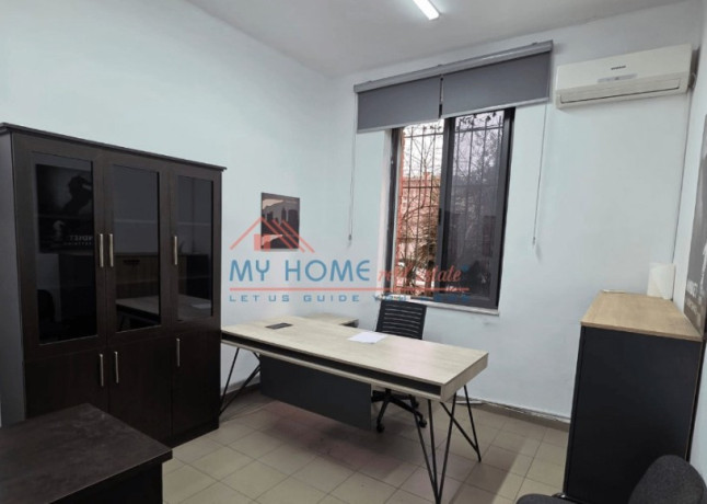 zyre-me-qera-tek-bulevardi-bajram-curri-tirane-big-1