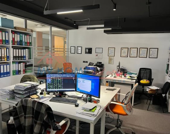 zyre-me-qera-pazari-i-ri-tirane-big-0