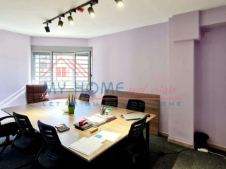 Ambjent Komercial tek Kompleksi Halili ne Tirane