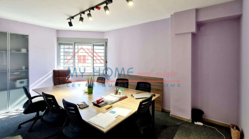 ambjent-komercial-tek-kompleksi-halili-ne-tirane-big-0