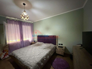 Apartament 2+1 ne shitje Komuna e Parisit ne Tirane