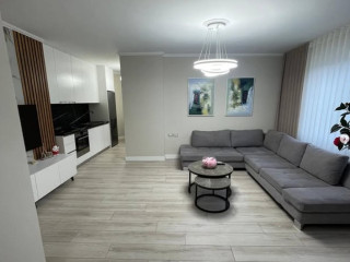 JEPET ME QERA: APARTAMENT 1 + 1/ RRUGA KOSOVAREVE