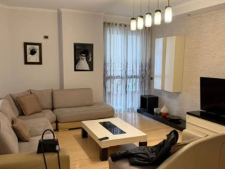 JEPET ME QERA: APARTAMENT 2 + 1+2 / Market Joena