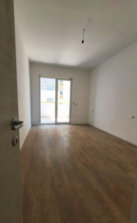 shitet-apartament-11-laprake-mbrapa-kupoles-big-2