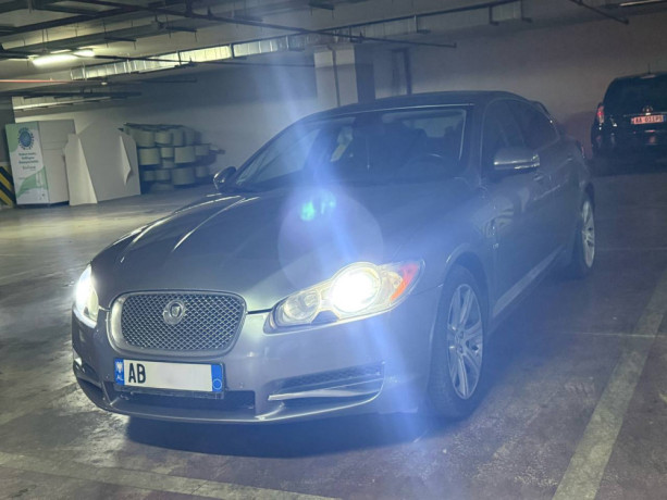 jaguar-xf-premium-luxury-big-0
