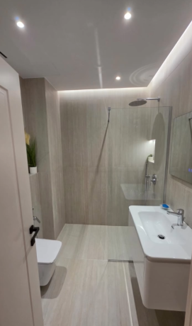 jepet-me-qera-ambjent-biznesi-1-post-parkimi-prane-rtsh-big-2