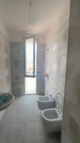 zyre-me-qera-rruga-e-dibres-ne-tirane-big-1