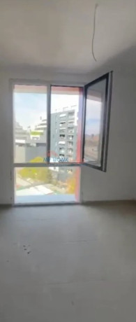 zyre-me-qera-rruga-e-dibres-ne-tirane-big-2