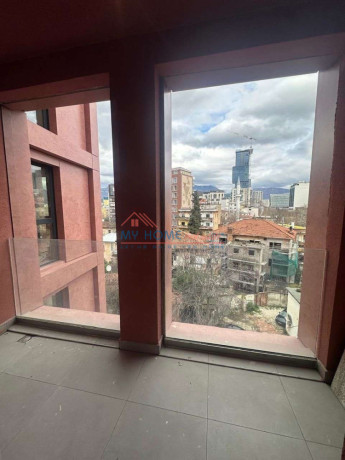 zyre-me-qera-tek-rruga-e-kavajes-tirane-big-1