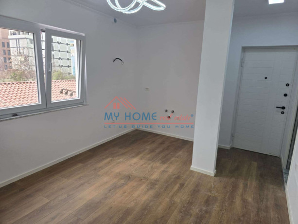 apartament-11-ne-shitje-tek-shkolla-e-kuqe-ne-tirane-big-0