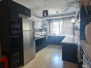 JEPET ME QERA: APARTAMENT 2+1+2 / Pranë Report RV