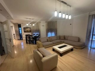 SHITET: APARTAMENT 2+1+2 Pranë market JOENA_ 21 DHJETORI