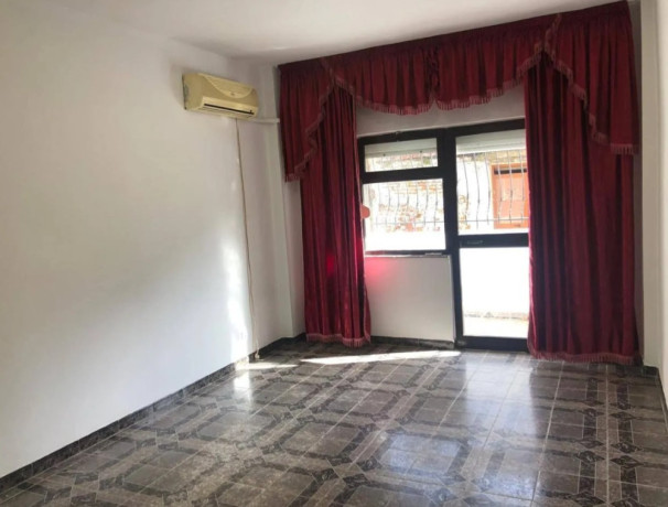 jepet-me-qira-ambjent-biznesi-prane-spitalit-gjerman-rruga-kavajes-big-1