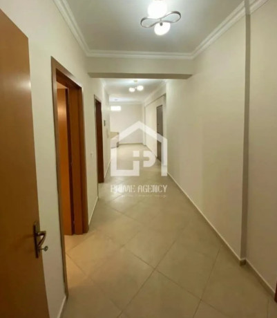 jepet-me-qira-ambjent-biznesi-rruga-kavajes-prane-kishes-ortodokse-big-2