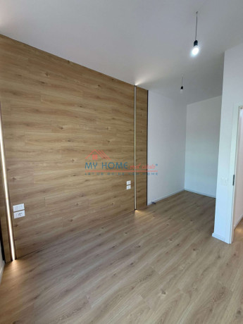 zyre-me-qera-ali-demi-tirane-big-0