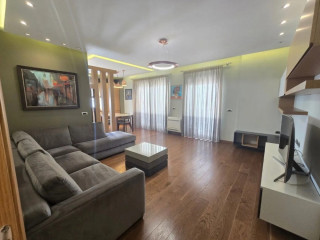 APARTAMENT LUKSOZ 2+1+2_ RRUGA FROSINA PLAKU _Pranë shkollës Naim Frashëri