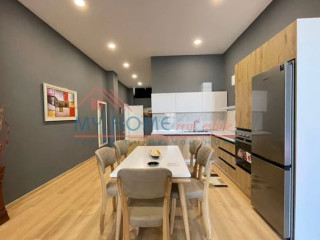 Liqeni i Thate jepet me qera apartament 1+1