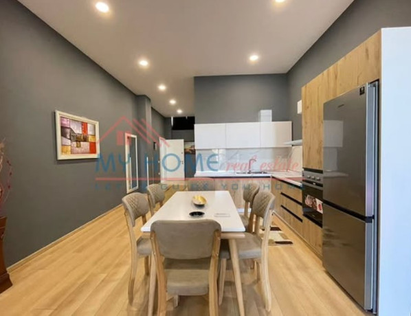 liqeni-i-thate-jepet-me-qera-apartament-11-big-0
