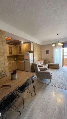 apartament-11-dhe-studio-me-qera-ne-qender-tirane-big-0