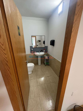 zyre-me-qera-komuna-e-parisit-ne-tirane-big-2