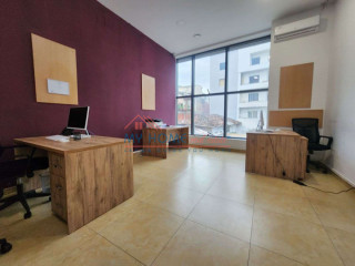 Zyre me qera Myslym Shyri ne Tirane