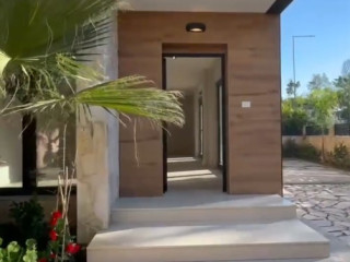 SHITET: SUPER VILË 2 KATE + TARRACË Golem Rruga Viena | Vetëm 100 m nga deti