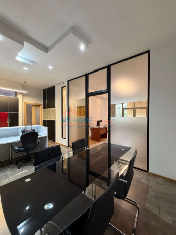 zyre-me-qera-tek-garda-tirane-big-0