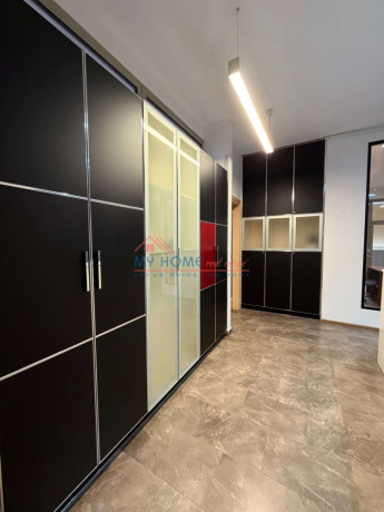 zyre-me-qera-tek-garda-tirane-big-3