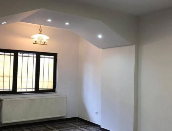 jepet-me-qira-ambjent-biznesi-prane-spitalit-gjerman-rruga-kavajes-big-2