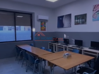 Zyre me qera tek Sheshi Willson Tirane