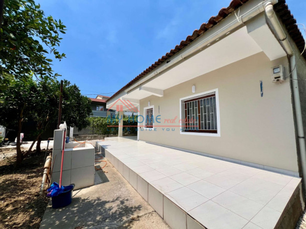 vile-ne-shitje-tek-ish-dogana-ne-tirane-big-3