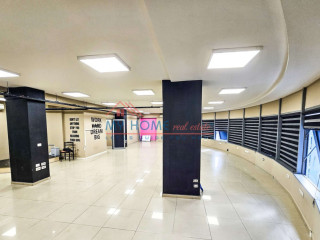 Zyre tek Kompleksi Halili ne Tirane