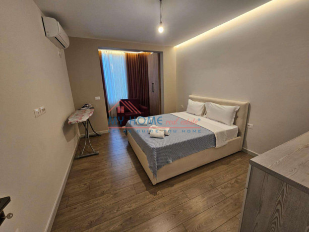 apartament-me-qera-tek-zogu-i-zi-tirane-big-2