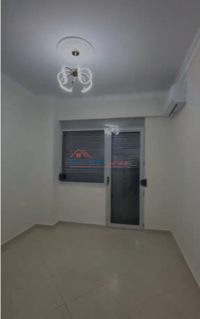 zyre-me-qira-rruga-e-dibres-tirane-big-3