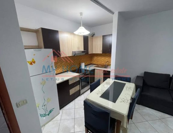 laprake-prane-intesa-san-paolo-bank-jepet-me-qera-apartament-11-big-1