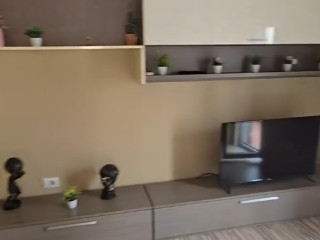 JEPET ME QERA: SUPER APARTAMENT 2+1 Midis rrugës së Kavajës & M.Shyrit (pranë shkollës Faik Konica )