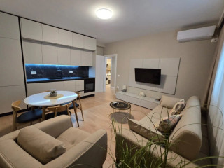 SHITET APARTAMENT 2+1/ Rruga e Kavajës, pranë Kishës Ortodokse