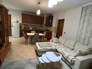 SHITET: APARTAMENT 2+1 Pranë market JOENA_ 21 DHJETORI
